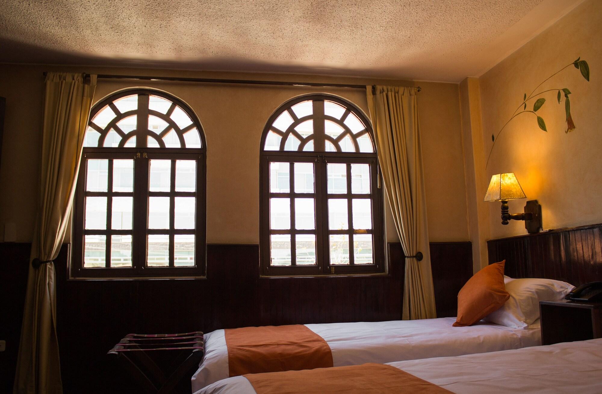 Kituandes Hotel Quito Exterior photo