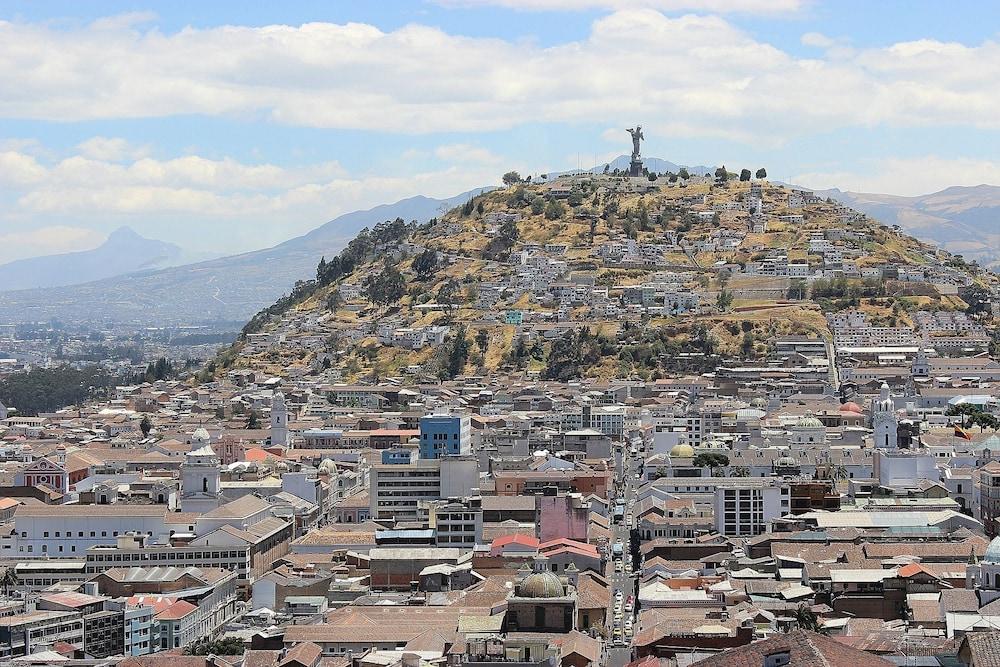 Kituandes Hotel Quito Exterior photo