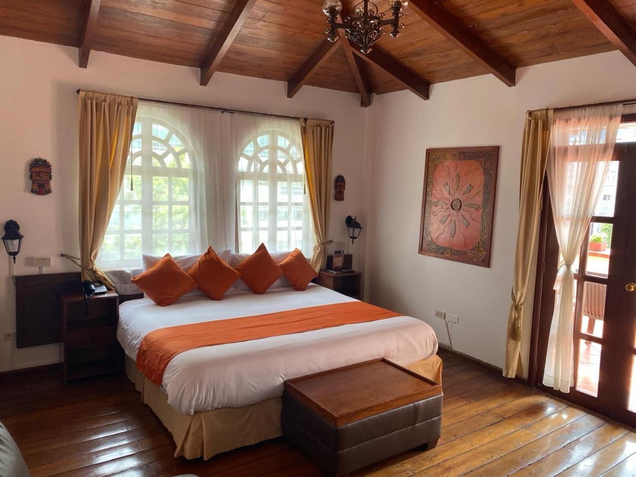 Kituandes Hotel Quito Exterior photo