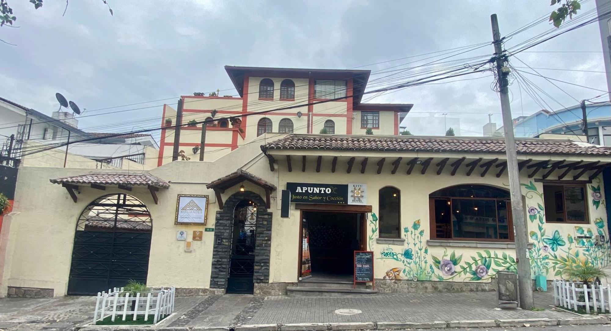 Kituandes Hotel Quito Exterior photo