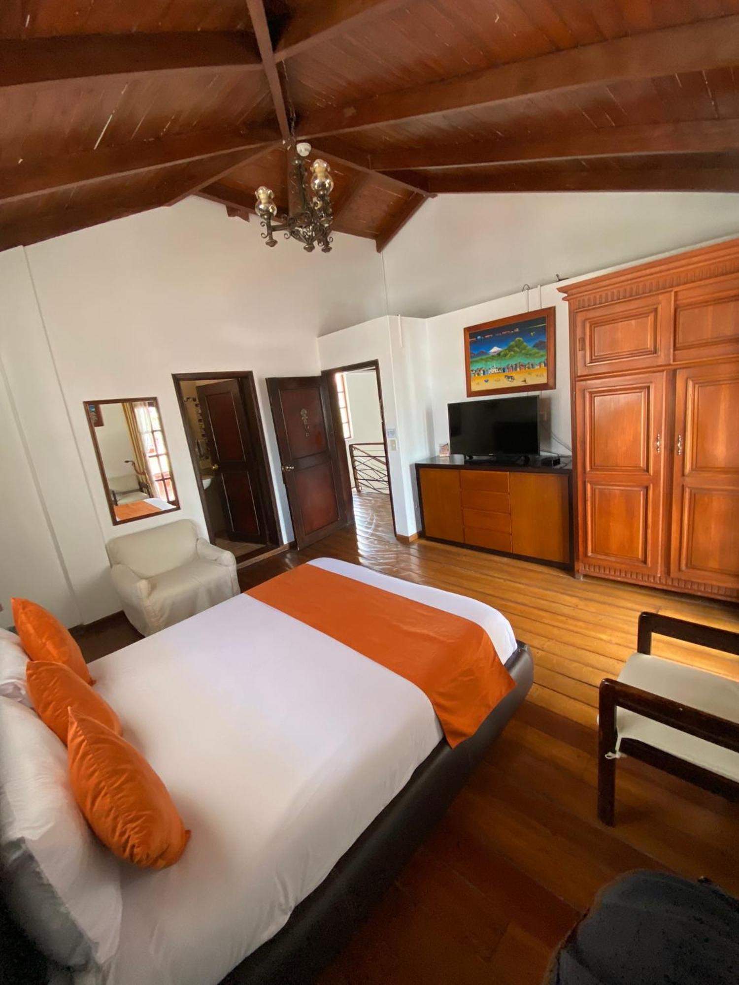 Kituandes Hotel Quito Exterior photo