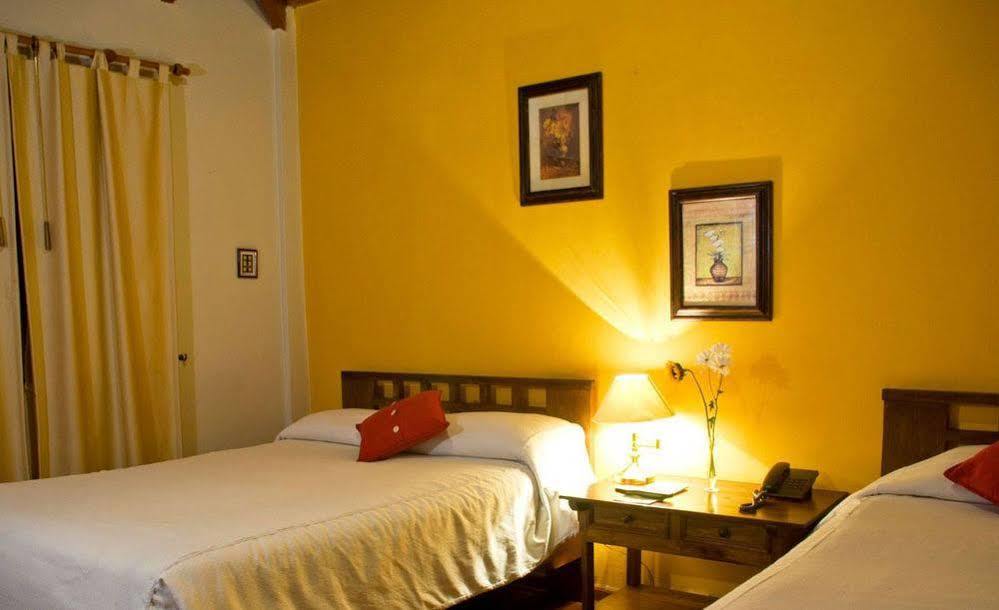 Kituandes Hotel Quito Exterior photo